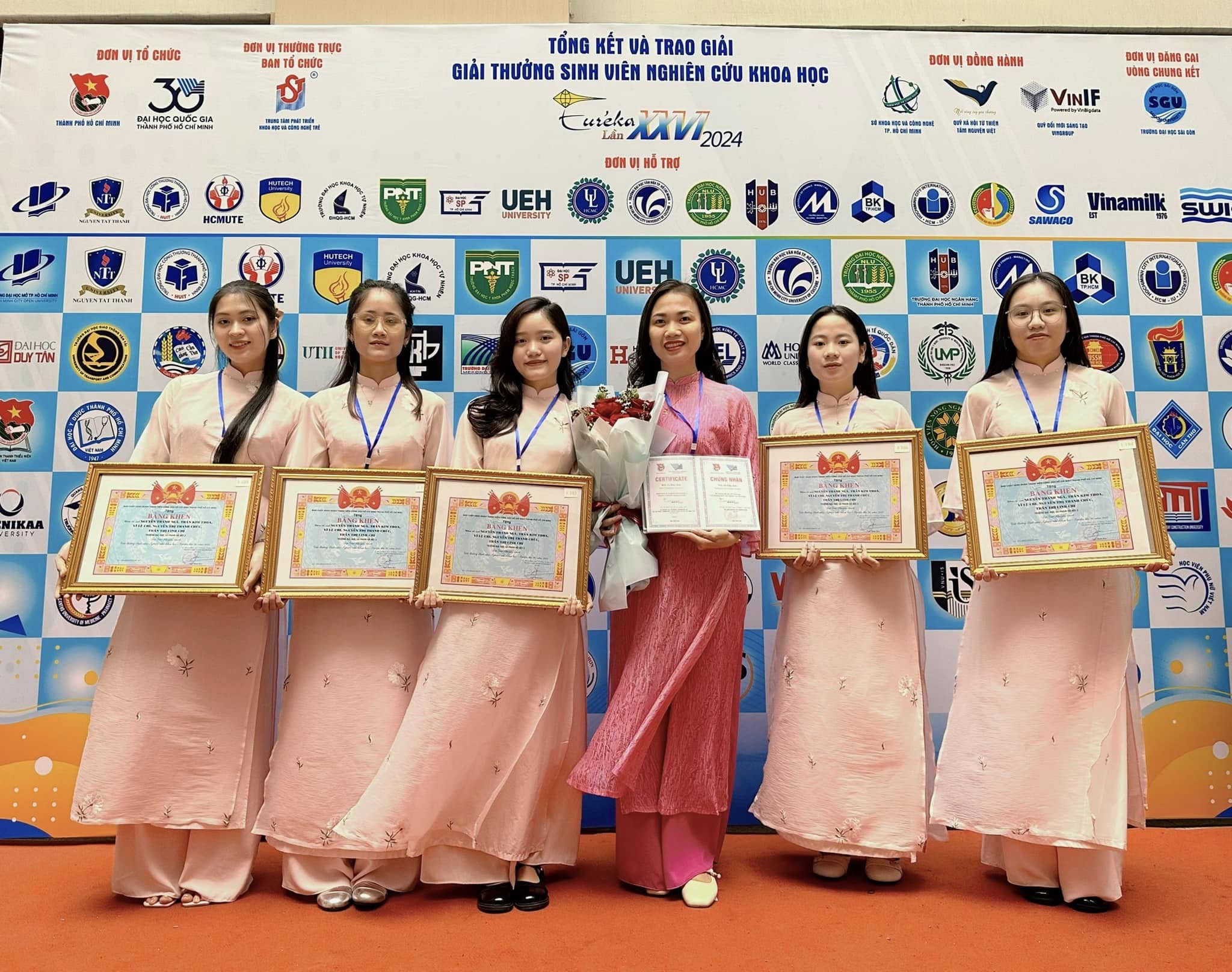 TỎA SÁNG TRONG HÀNH TRÌNH TRI THỨC: NHÓM SINH VIÊN KHOA GIÁO DỤC MẦM NON ĐẠT GIẢI KHUYẾN KHÍCH TẠI CHUNG KẾT GIẢI THƯỞNG SINH VIÊN NGHIÊN CỨU KHOA HỌC EURÉKA XXVI – NĂM 2024 🎓🏅